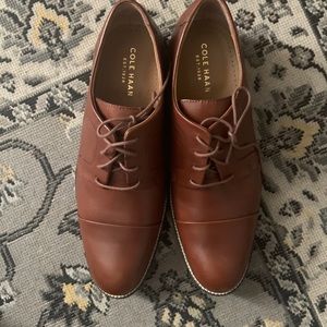 🕺COLE HAAN Cap Toe Leather Shoes